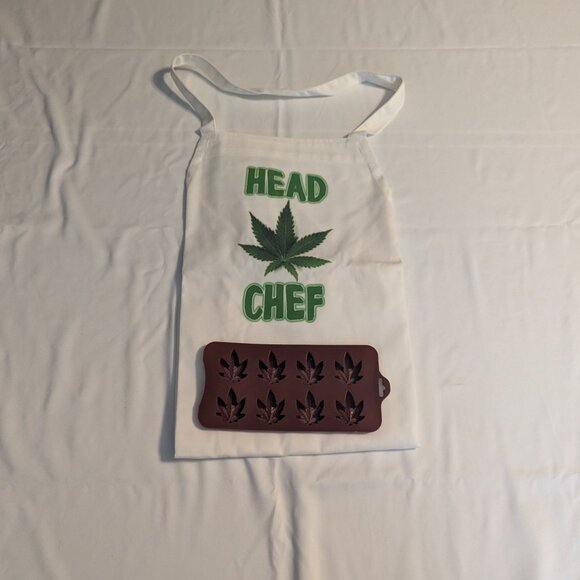 NWT "Head Chef" Apron White with Green Graphics and Silicone Candy/Ice Mold - Picture 1 of 13